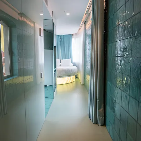 Wc By The Beautique 4* Лиссабон