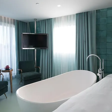 Отель Wc By The Beautique 4*