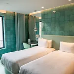 Wc By The Beautique Лиссабон